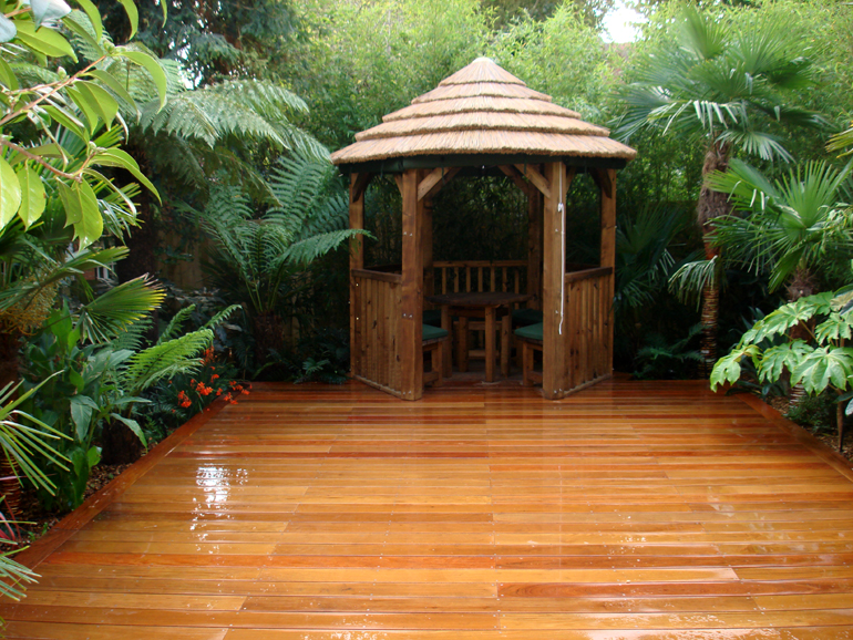 Tropical Decked Garden Hampstead  | Urban Tropics